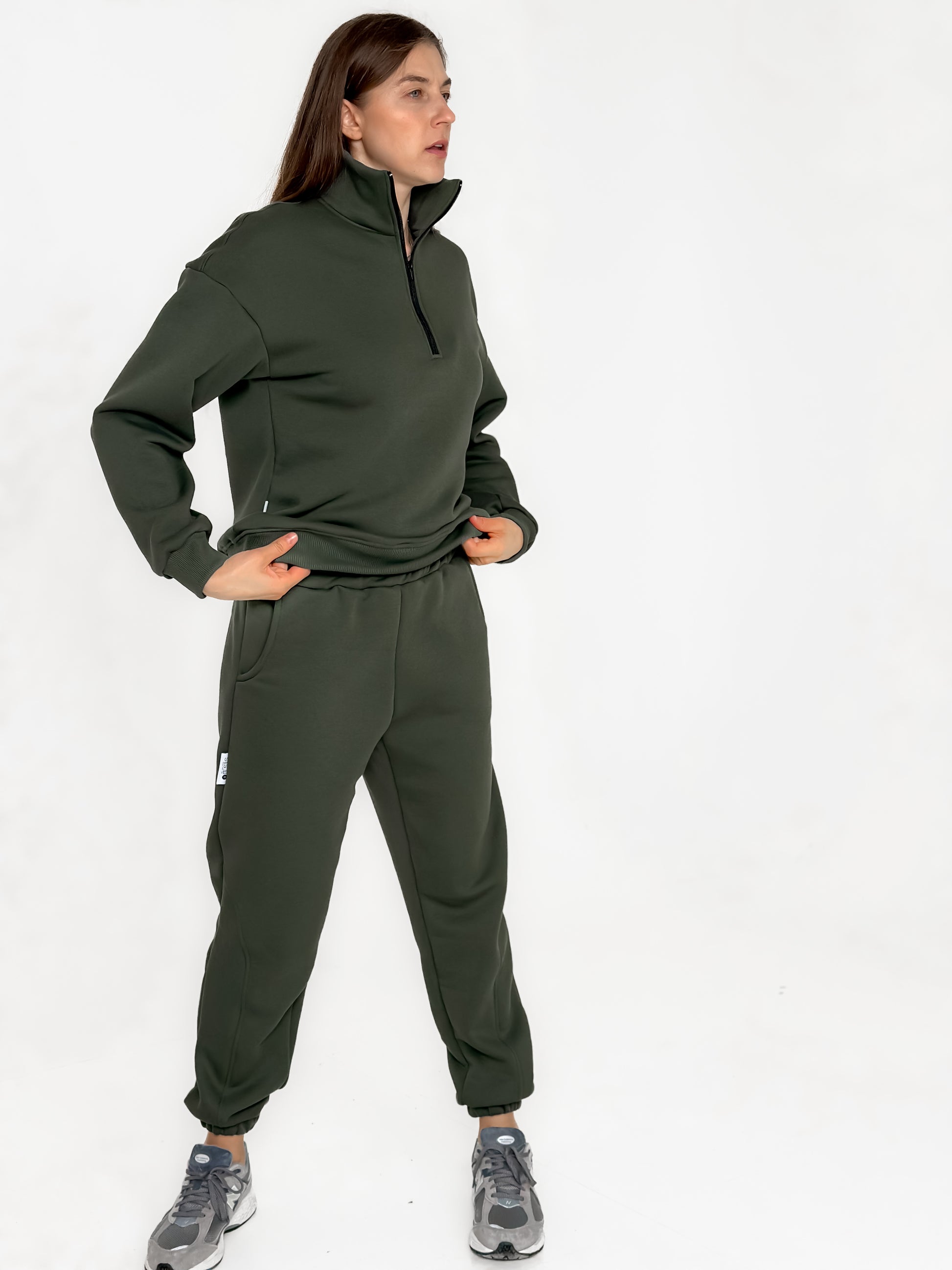 Oversize džemperio su pusiniu užtrauktuku ir siaurėjančiomis kelnėmis komplektas “Style”
