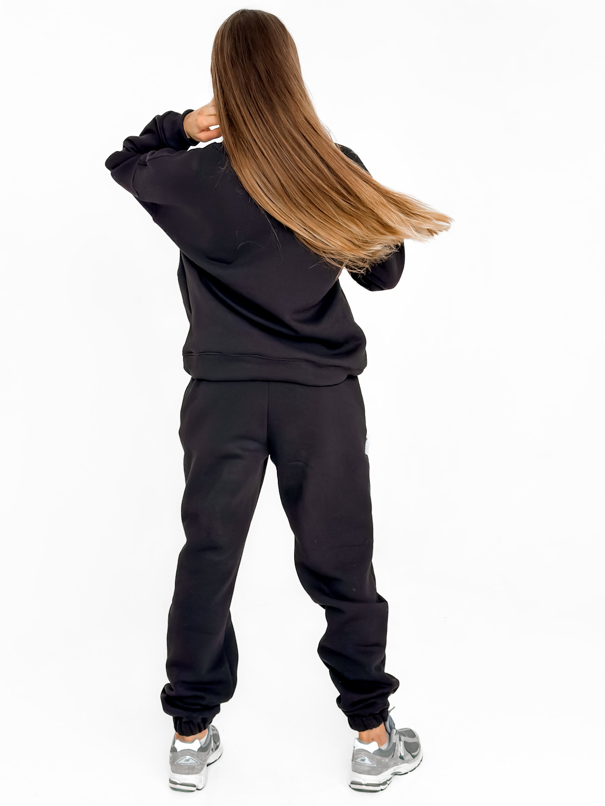 Moteriškas oversize stiliaus kostiumėlis iš storo pūkelio "Black"