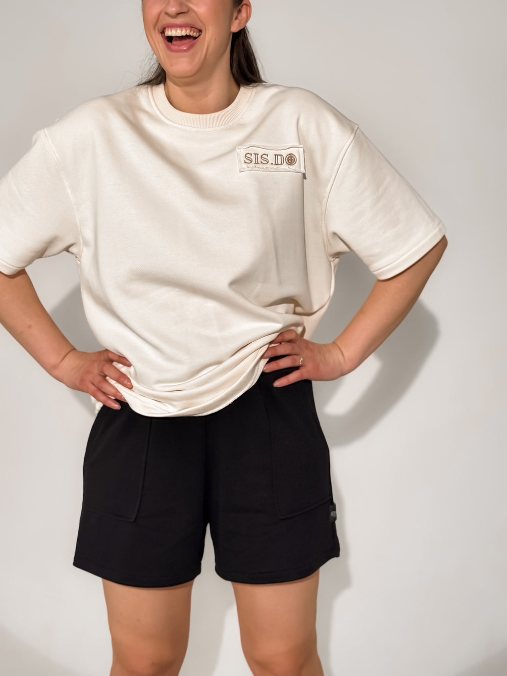 Prailginta moteriška oversize palaidinė iš trisiūlio “Creme”