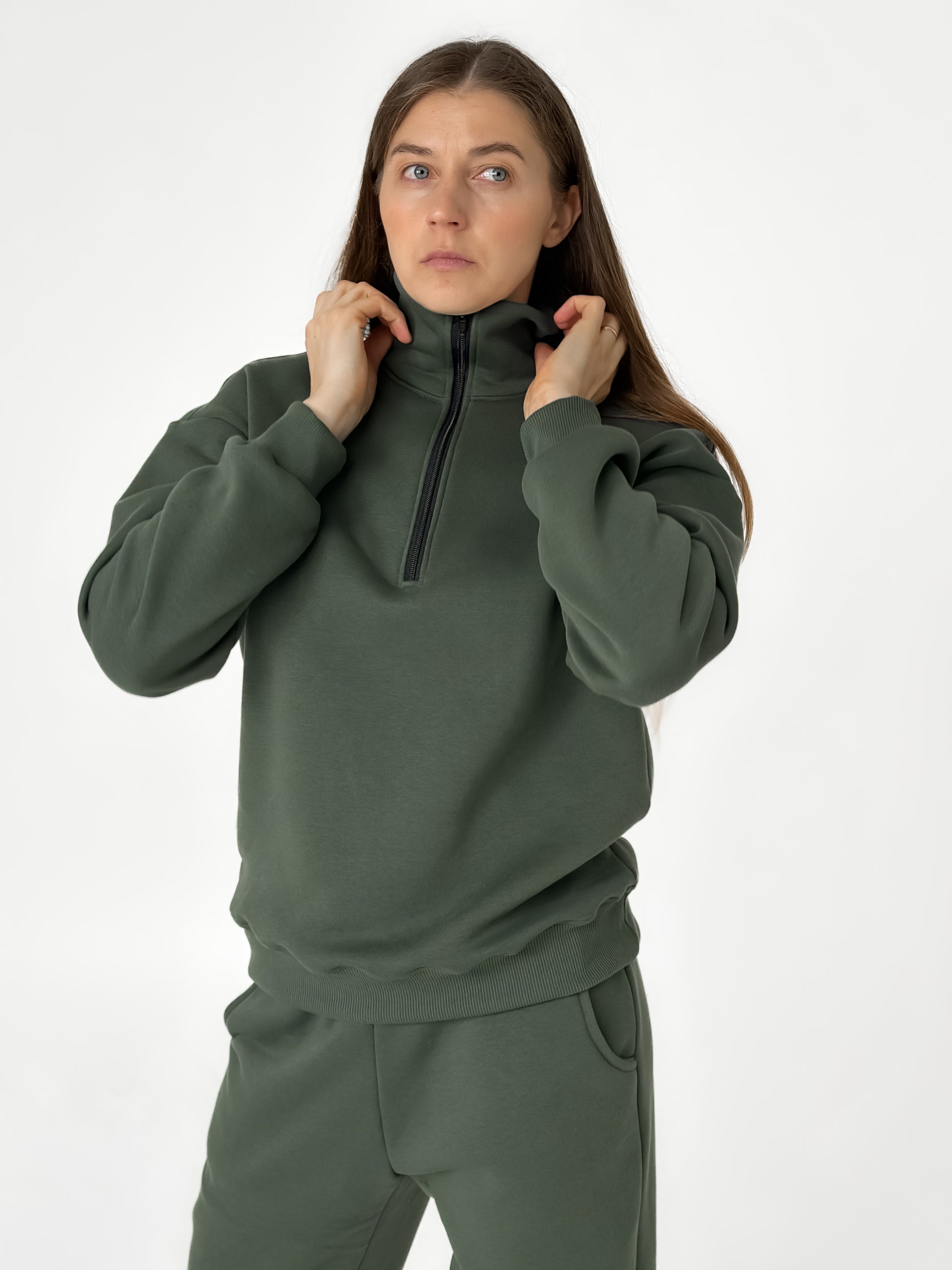 Oversize džemperio su pusiniu užtrauktuku ir siaurėjančiomis kelnėmis komplektas “Style”