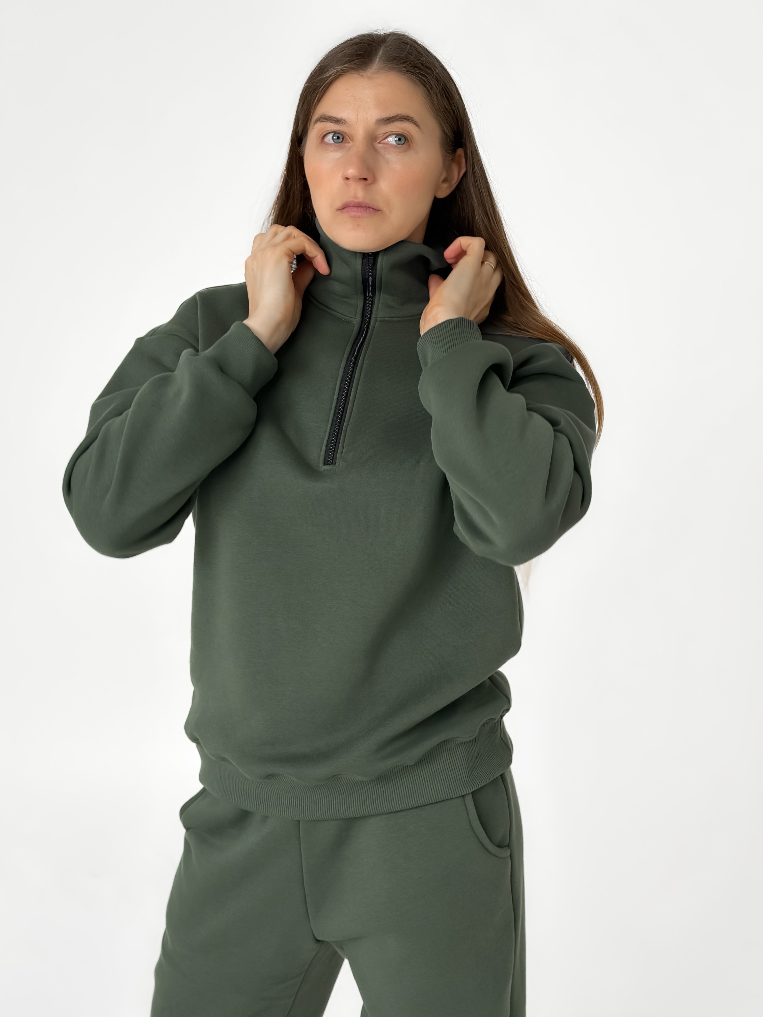 Oversize džemperio su pusiniu užtrauktuku ir siaurėjančiomis kelnėmis komplektas “Style”