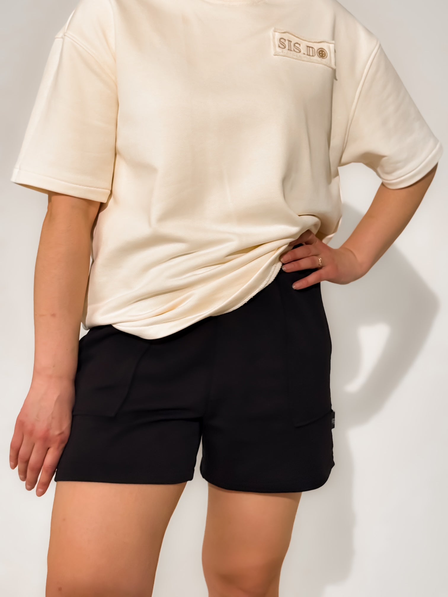 Prailginta moteriška oversize palaidinė iš trisiūlio “Creme”