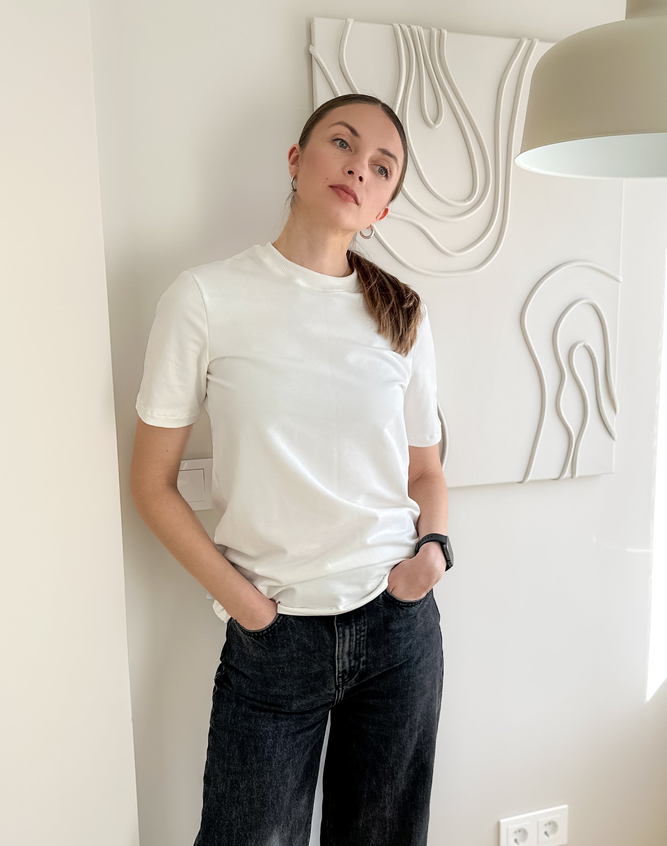 Klasikinė balto kilpinio trikotažo maikutė moterims