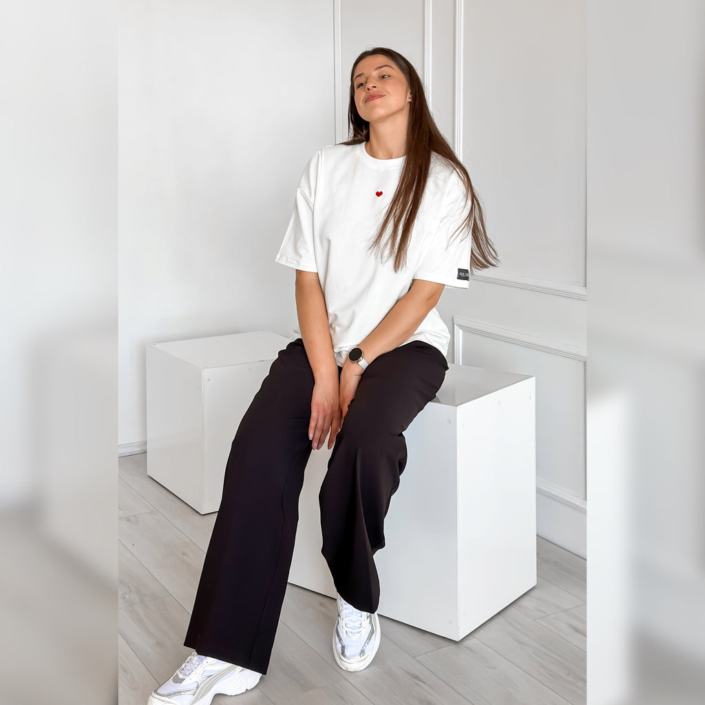 Balta / Juoda oversize palaidinė su išsiuvinėta širdele "Širdis"