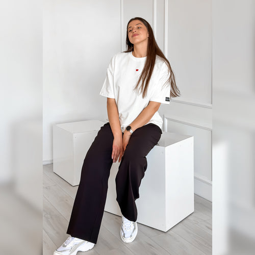 Balta / Juoda oversize palaidinė su išsiuvinėta širdele "Širdis"